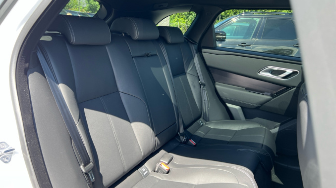 Land Rover Range Rover Velar 2.0 D200 MHEV Belgravia Edition 5dr Auto Diesel Estate - Image 28